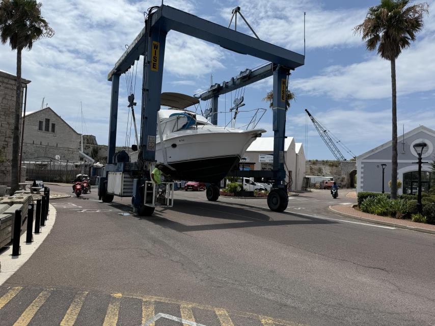 2011 Silverton 36 Sport Fishing, Diesel, liveaboard.