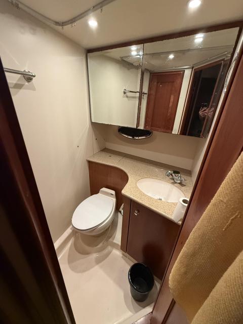 2011 Silverton 36 Sport Fishing, Diesel, liveaboard.