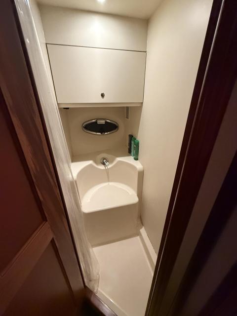 2011 Silverton 36 Sport Fishing, Diesel, liveaboard.