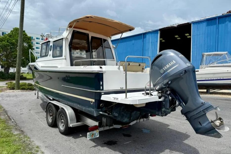 2019 Ranger Tug 257hrs
