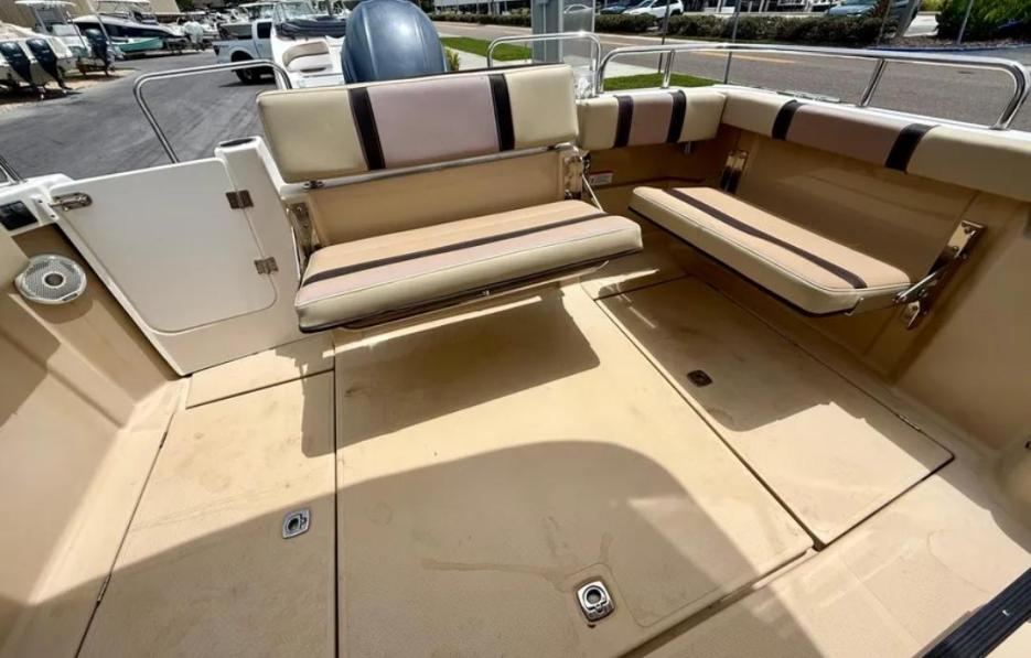 2019 Ranger Tug 257hrs