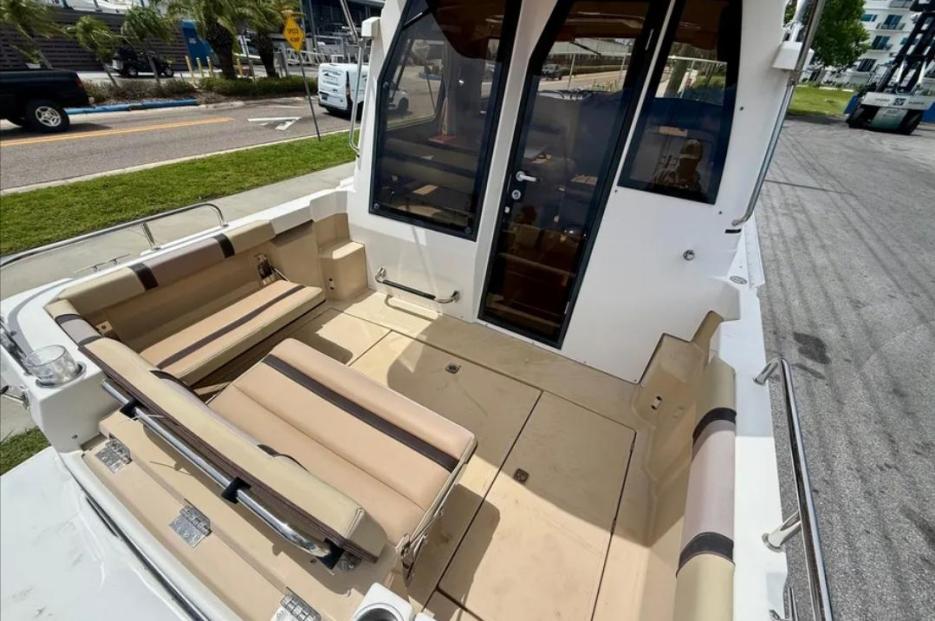 2019 Ranger Tug 257hrs