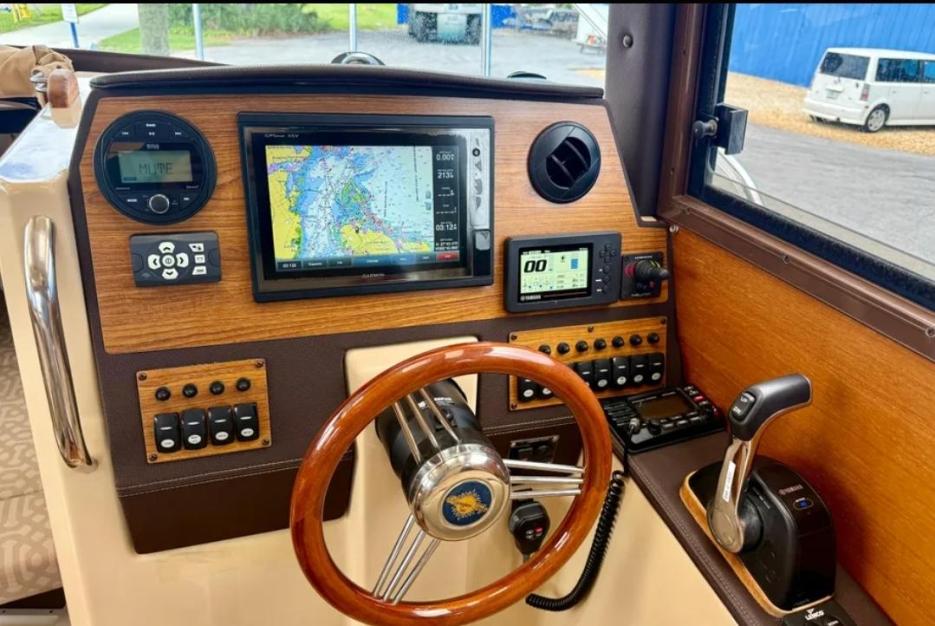 2019 Ranger Tug 257hrs