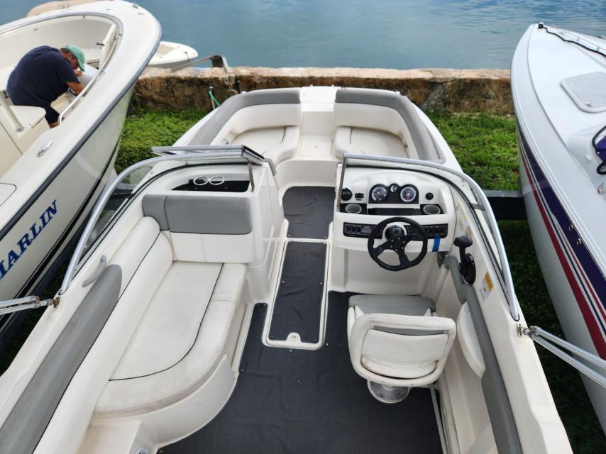 19ft Dual Console Bayliner