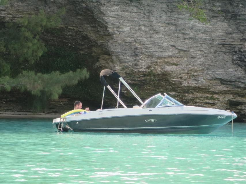 FOR SALE – 18” SEARAY 175 SPEEDBOAT (WORK REQUIRED)