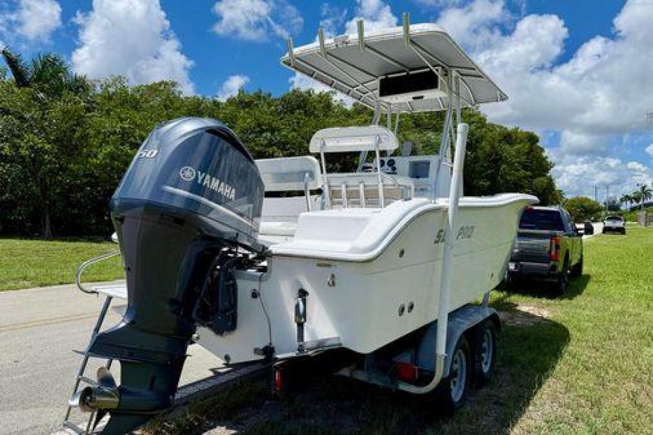 Sea Pro CC  Yamaha250hp 4 stroke 136hrs