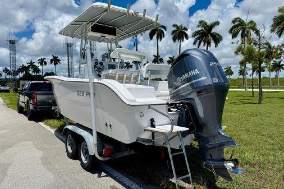 Sea Pro CC  Yamaha250hp 4 stroke 136hrs