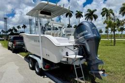 Sea Pro CC  Yamaha250hp 4 stroke 136hrs