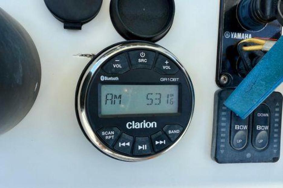 Sea Pro CC  Yamaha250hp 4 stroke 136hrs