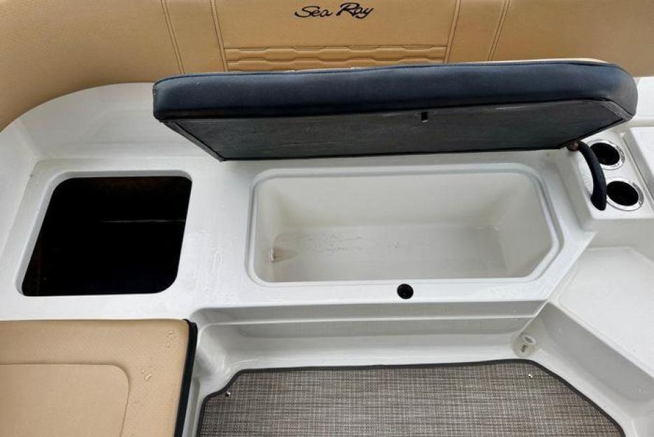 Sea Ray SPX 150hp 421hrs