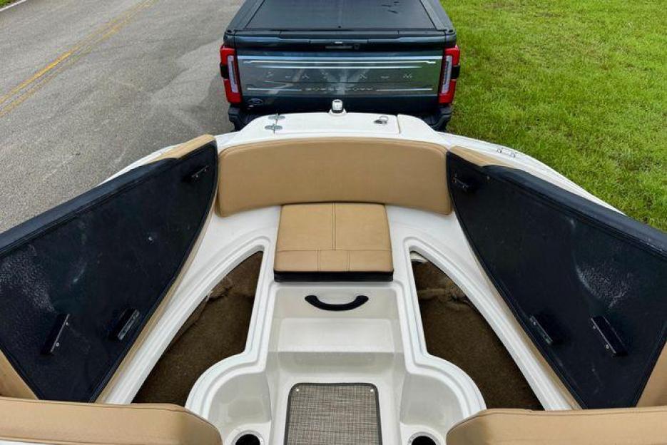 Sea Ray SPX 150hp 421hrs