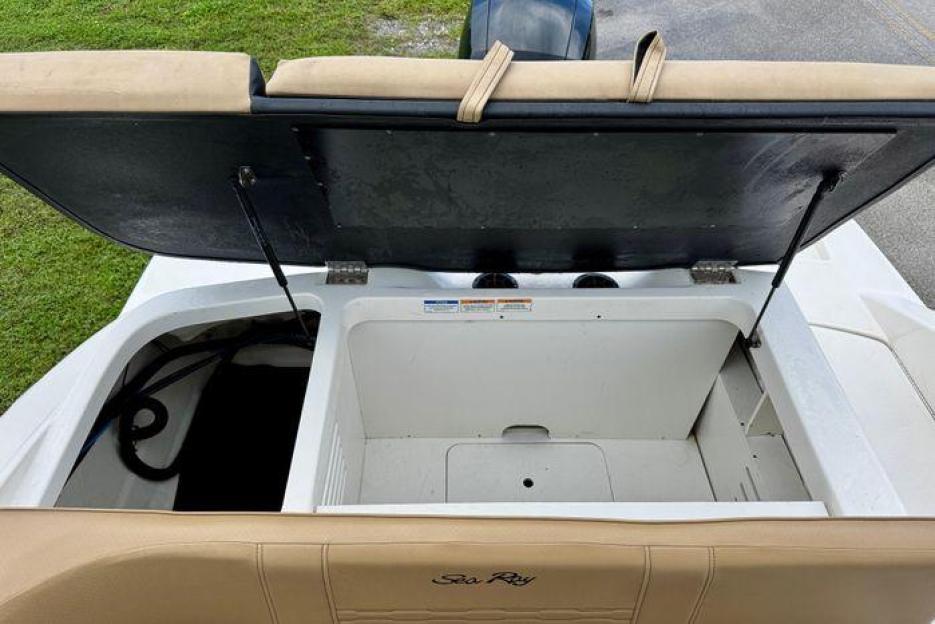 Sea Ray SPX 150hp 421hrs