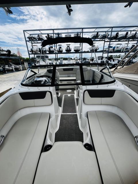 2018 Bayliner VR5