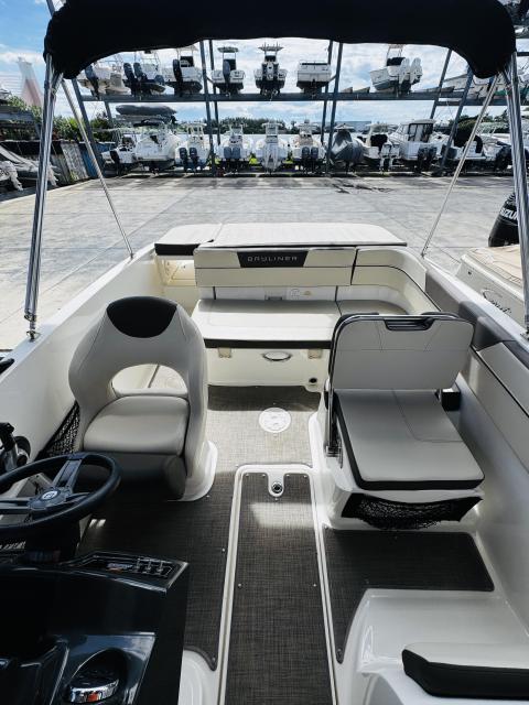 2018 Bayliner VR5