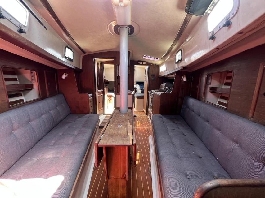 Niagara 35 with mooring