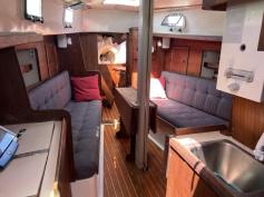 Niagara 35 with mooring