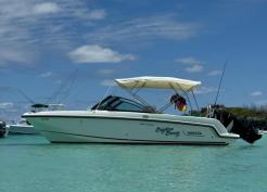 Boston Whaler opportunity to own an amazing 2015 Model DC230 Vantage