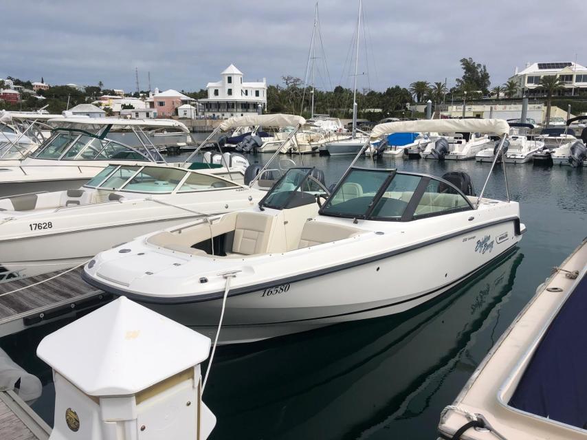 Boston Whaler opportunity to own an amazing 2015 Model DC230 Vantage