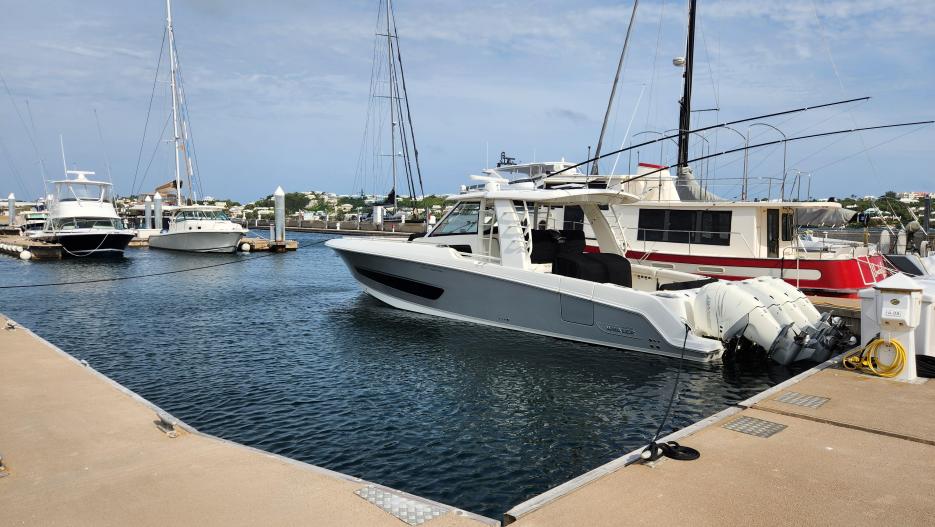 420 Boston Whaler Outrage