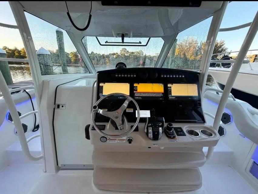 420 Boston Whaler Outrage