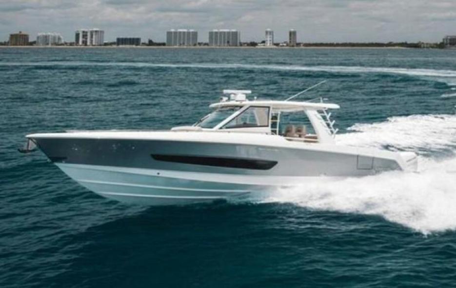 420 Boston Whaler Outrage