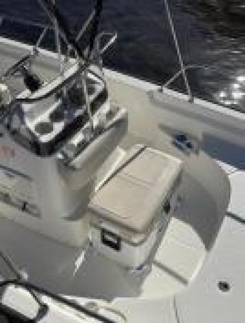 Immaculate 2021 17ft Boston Whaler Montauk- Classic Boat!