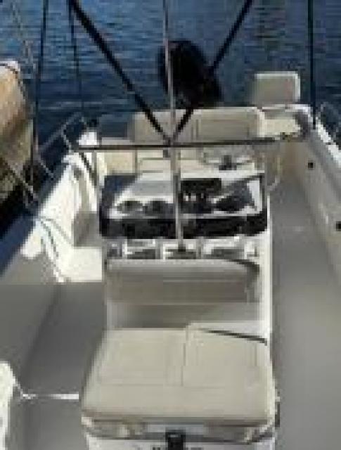Immaculate 2021 17ft Boston Whaler Montauk- Classic Boat!