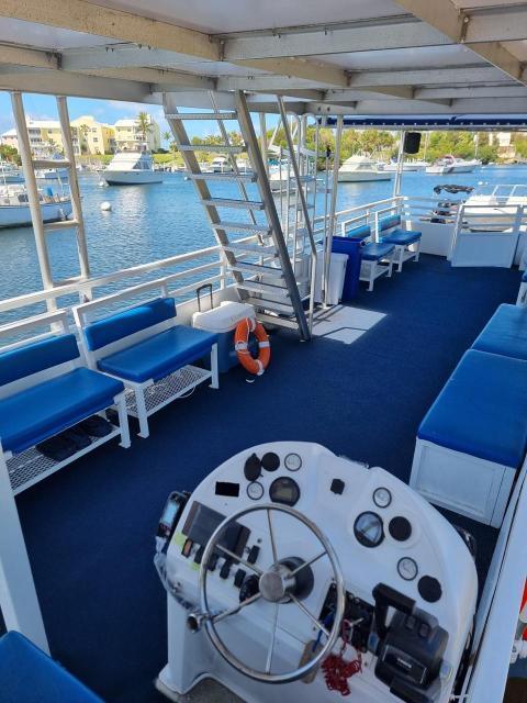 STEAL THE DEAL Family Fun Charter Boat