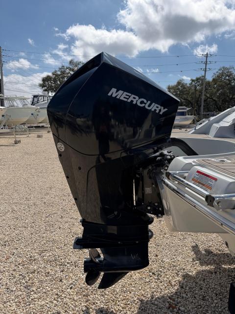 ARRIVING IN BDA MARCH 10TH!!!!  2023 Crownline E235 XS