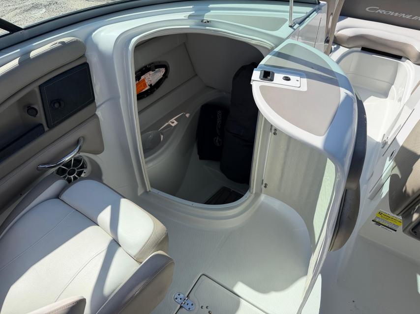 ARRIVING IN BDA MARCH 10TH!!!!  2023 Crownline E235 XS