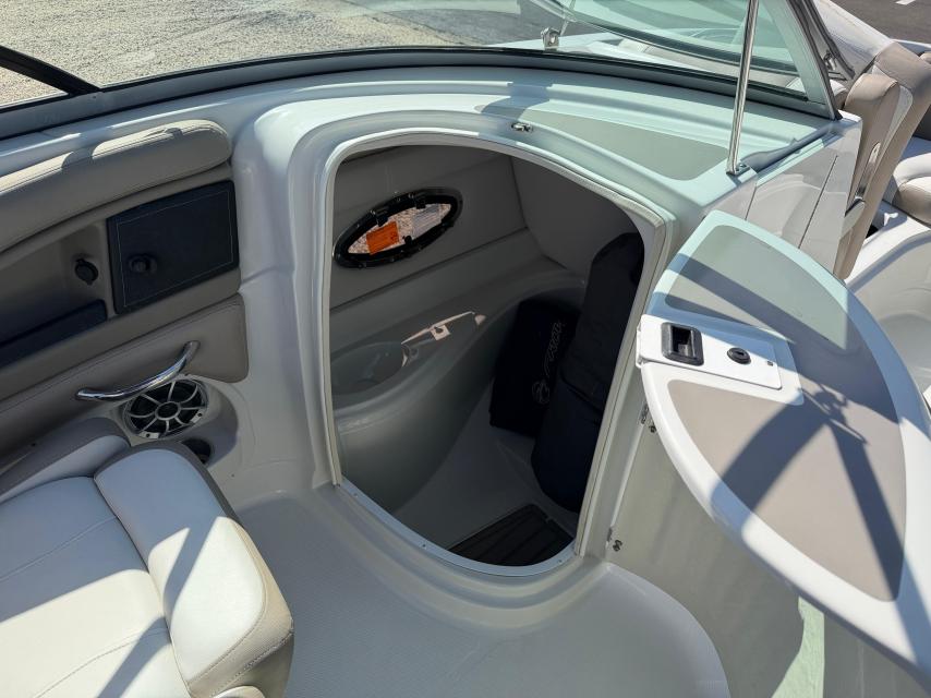 ARRIVING IN BDA MARCH 10TH!!!!  2023 Crownline E235 XS