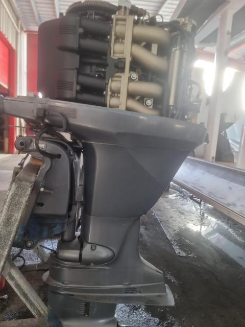 Yamaha 115hp  low hrs 4 stroke motors