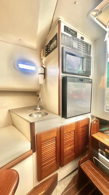 PURSUIT 3070 offshore centre console walkaround