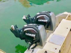 PURSUIT 3070 offshore centre console walkaround