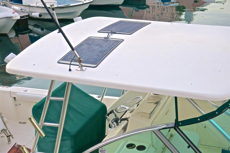 PURSUIT 3070 offshore centre console walkaround