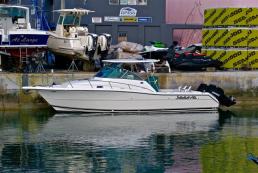 PURSUIT 3070 offshore centre console walkaround