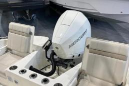 New 2025 Boston Whaler 220 Dauntless - ready for fun in the sun!