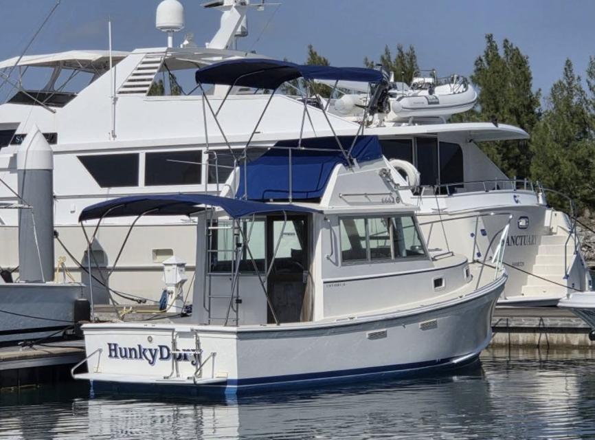 Cape Dory 28 Flybridge with Mooring 