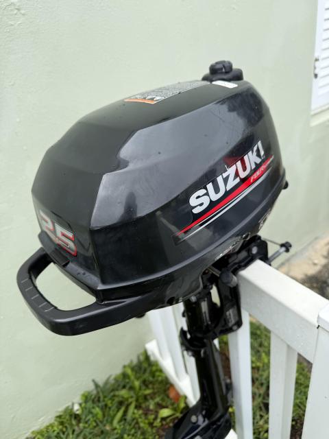 2.5HP (Portable) Suzuki Four Stroke Punt/Boat Engine