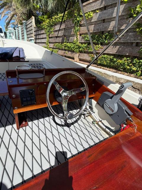 Boston whaler 15ft