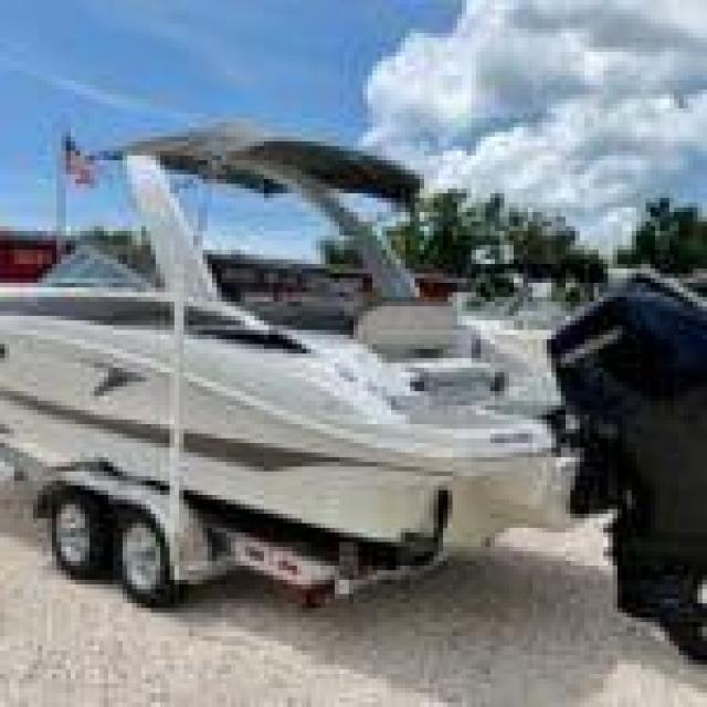 2022 Crownline  260xss
