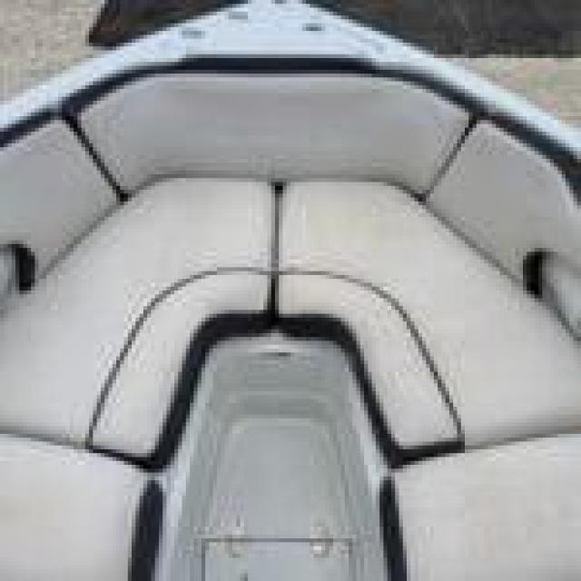2022 Crownline  260xss