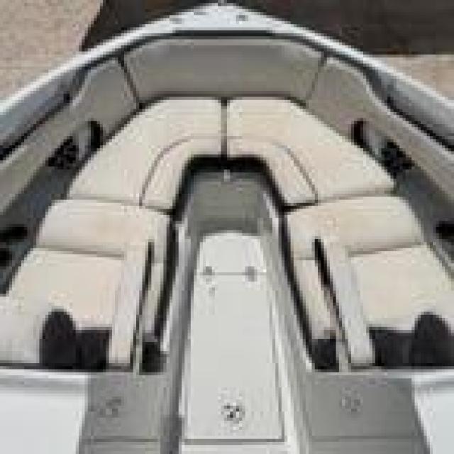 2022 Crownline  260xss