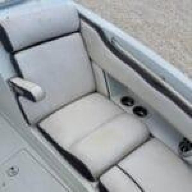 2022 Crownline  260xss