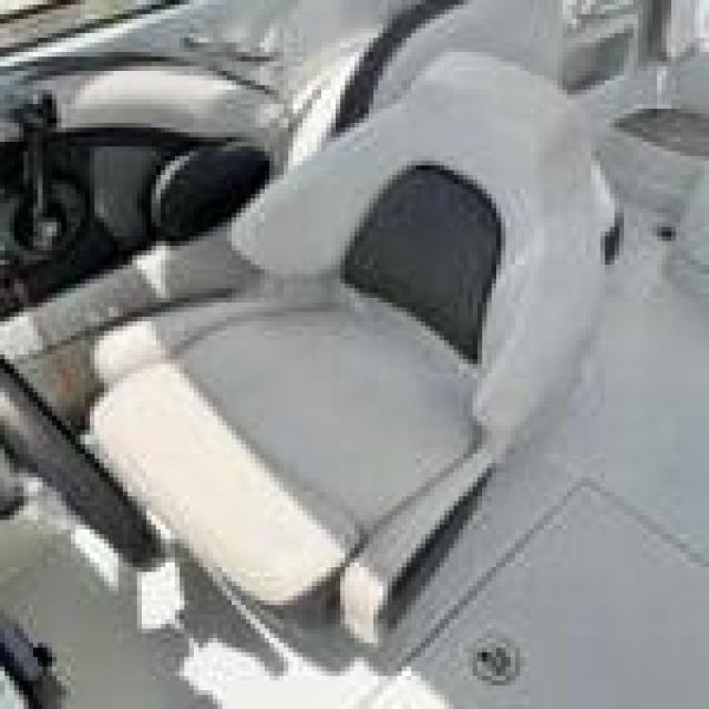 2022 Crownline  260xss