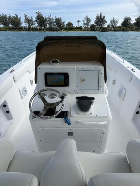 28’ Concept Center Console