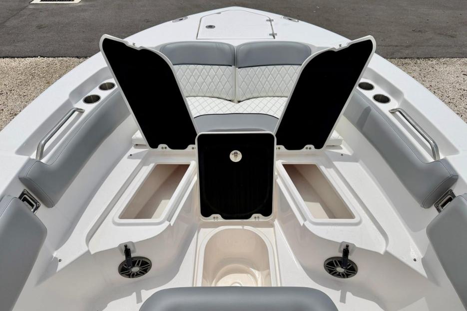 SeaFox CC 541hrs 2023 Yamaha  200 4-stroke 