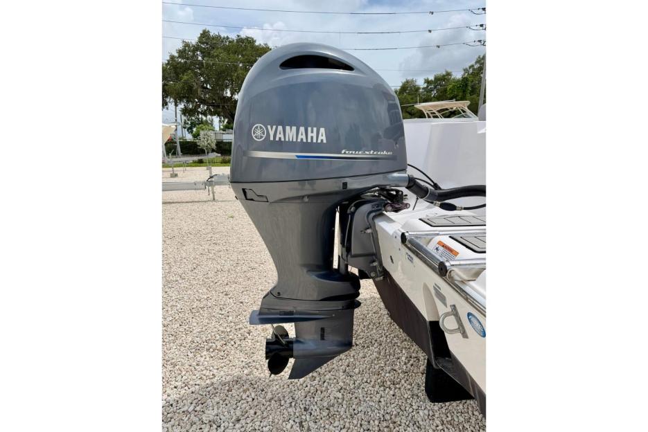 SeaFox CC 541hrs 2023 Yamaha  200 4-stroke 