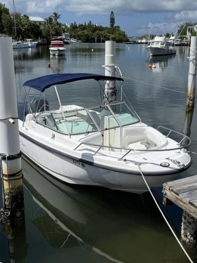 Boston Whaler 21ft