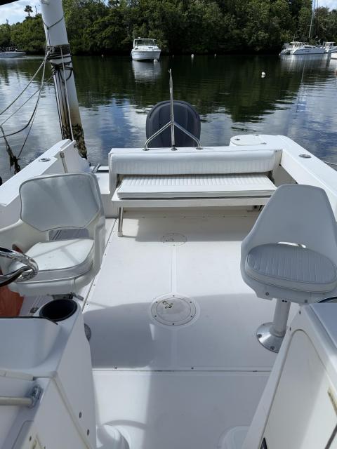 Boston Whaler 21ft